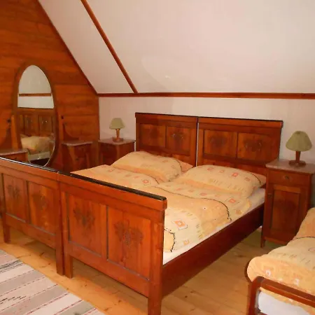 In 2374 Nyaraló Dolni Dvur